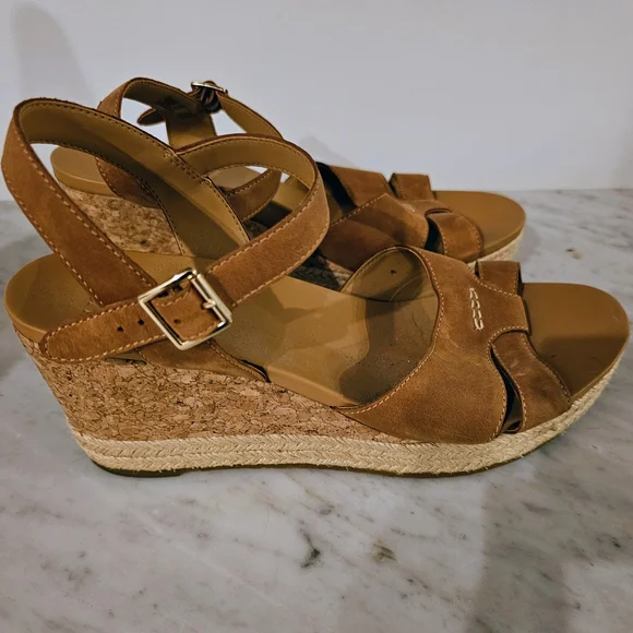 Ugg Women's Cloverdale Wedge Sandals Sz. 9.5 - Picture 6 of 8